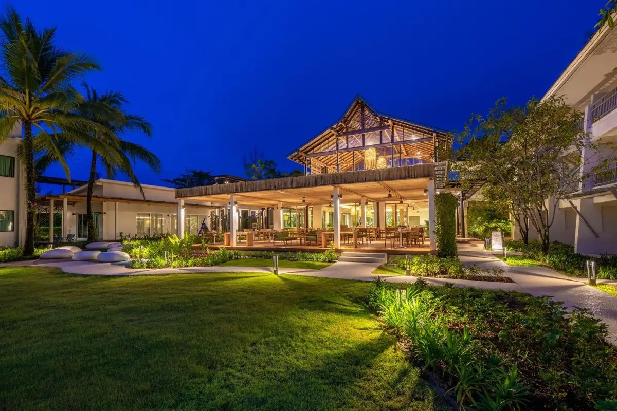 OUTRIGGER KHAO LAK BEACH RESORT (EX. MANATHAI RESORT KHAO LAK)