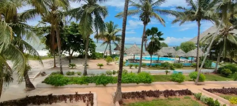 MAMBO BEACH VILLAS