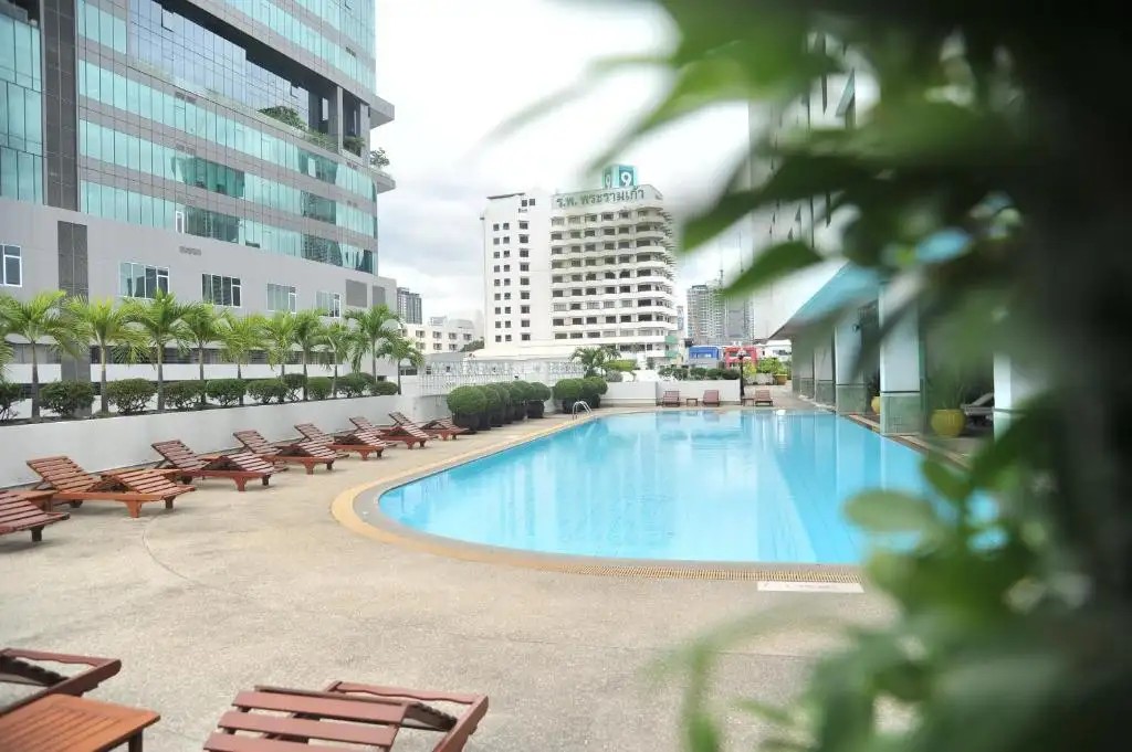 GOLDEN TULIP SOVEREIGN HOTEL BANGKOK