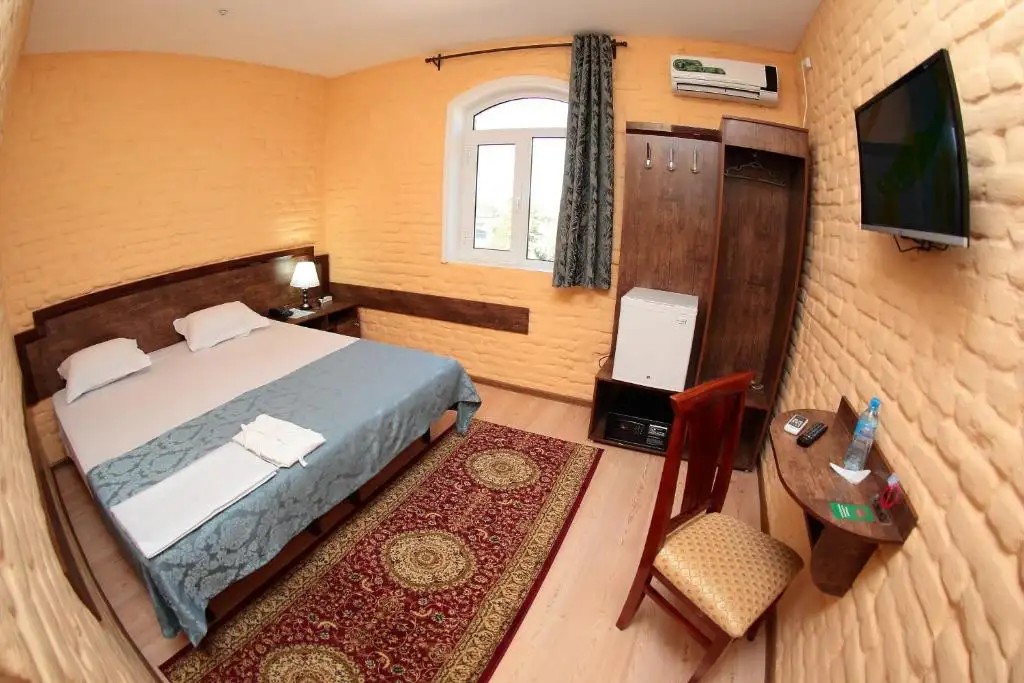 STAR HOTEL