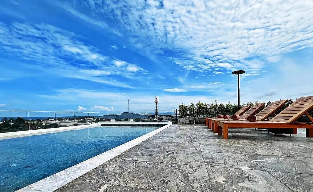 THE SIXTEEN NAIYANG BEACH HOTEL
