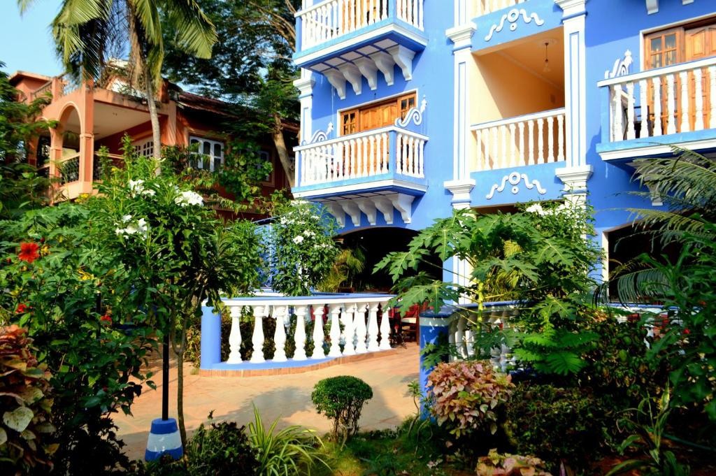 MAYFLOWER BEACH RESORT