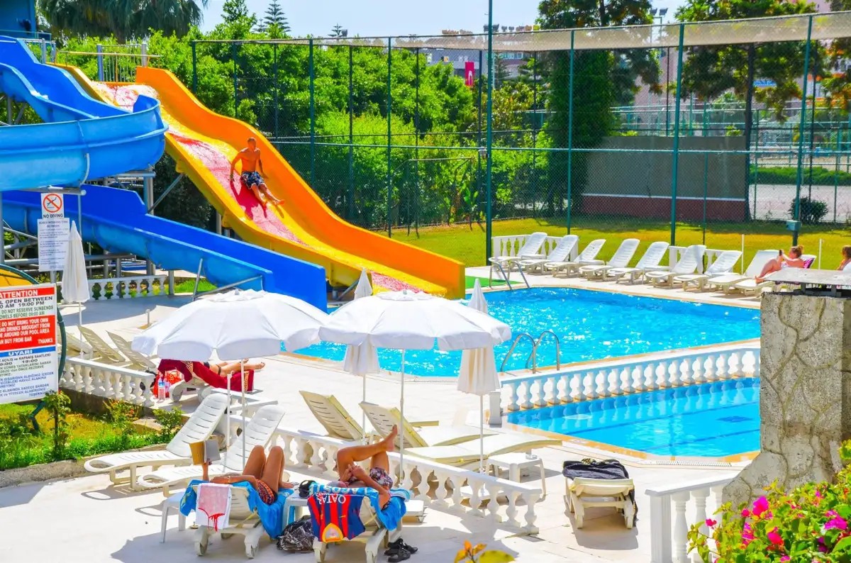 GREEN PARK APARTHOTEL