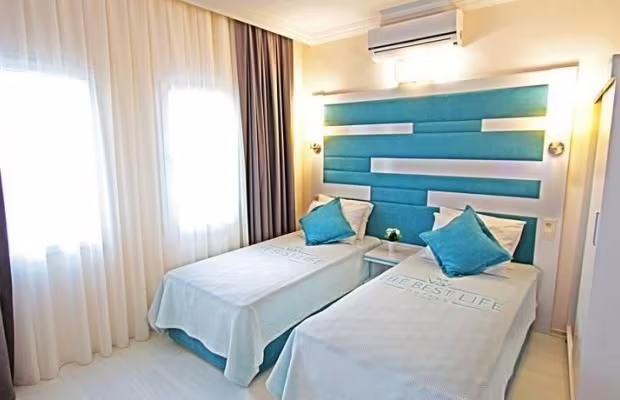THE BEST LIFE CENTER HOTEL