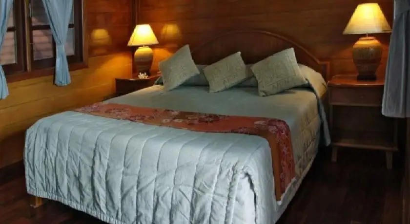 NAITHON BEACH RESORT