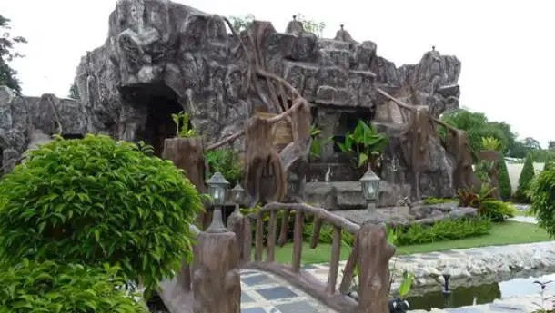 ROBIN HOOD RESORT