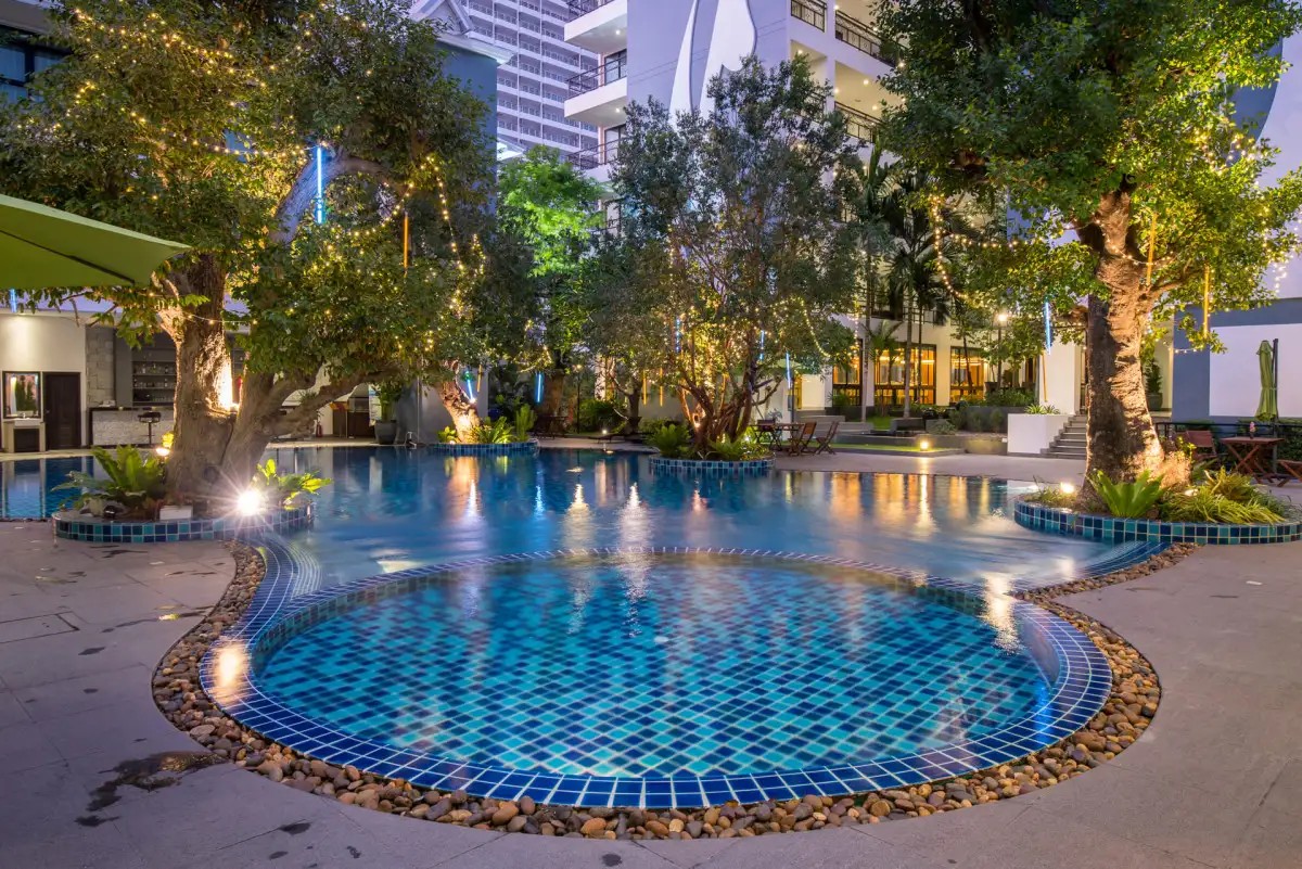BAY BEACH RESORT JOMTIEN