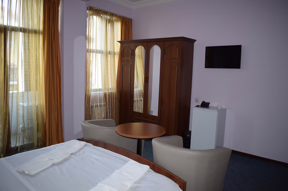 OLD TOWN HOTEL