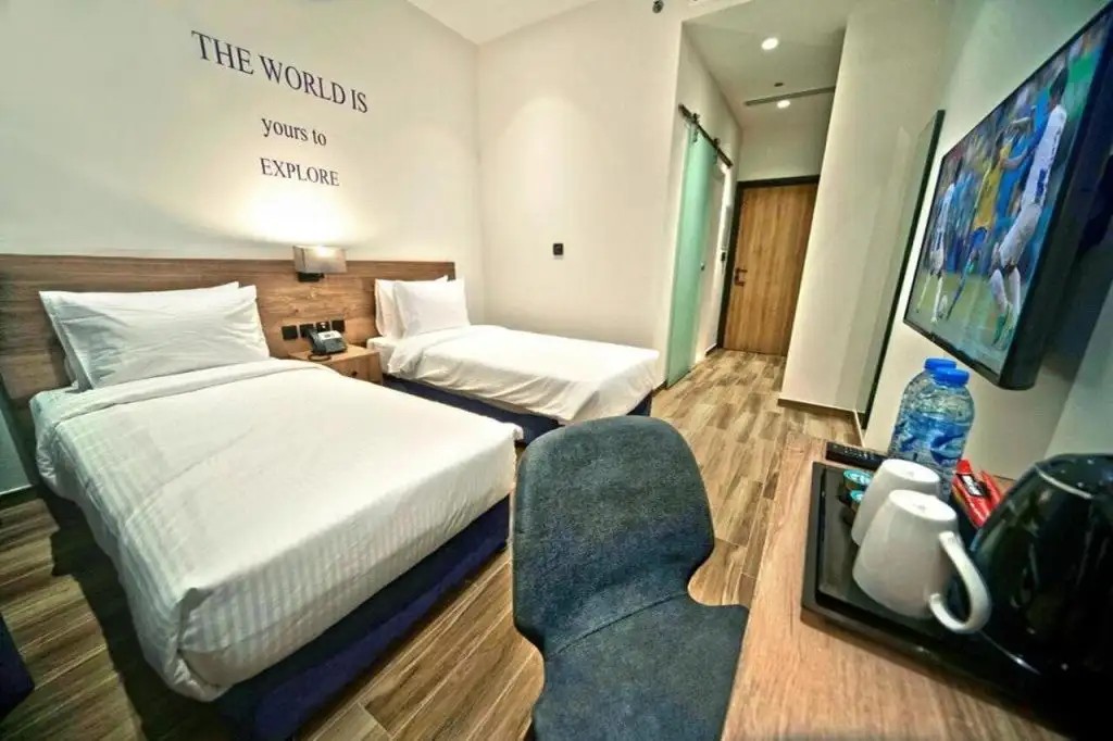 KINGSGATE CANAL HOTEL