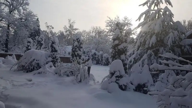 ПОСТОРОННИМ ВВ