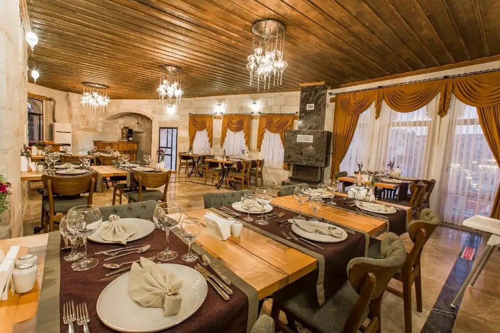 IMPERIAL CAVE SUITES & SPA