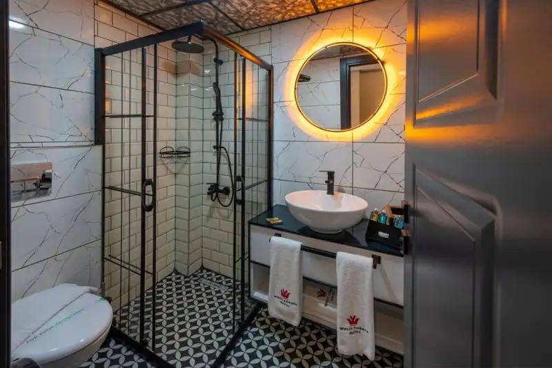 WHITE CORNER HOTEL 