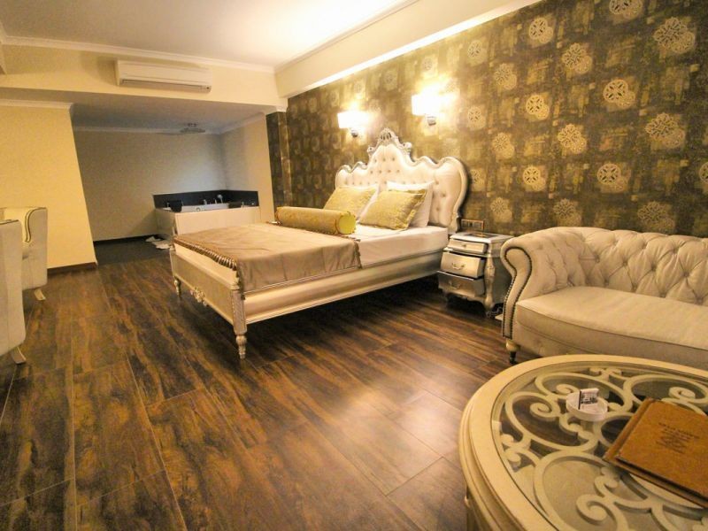 business suite