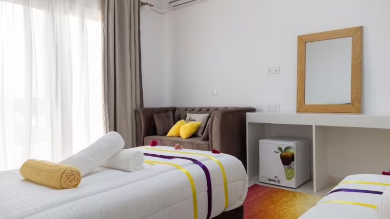 CANARY GOLDEN (EX. CANARY NUNGWI)