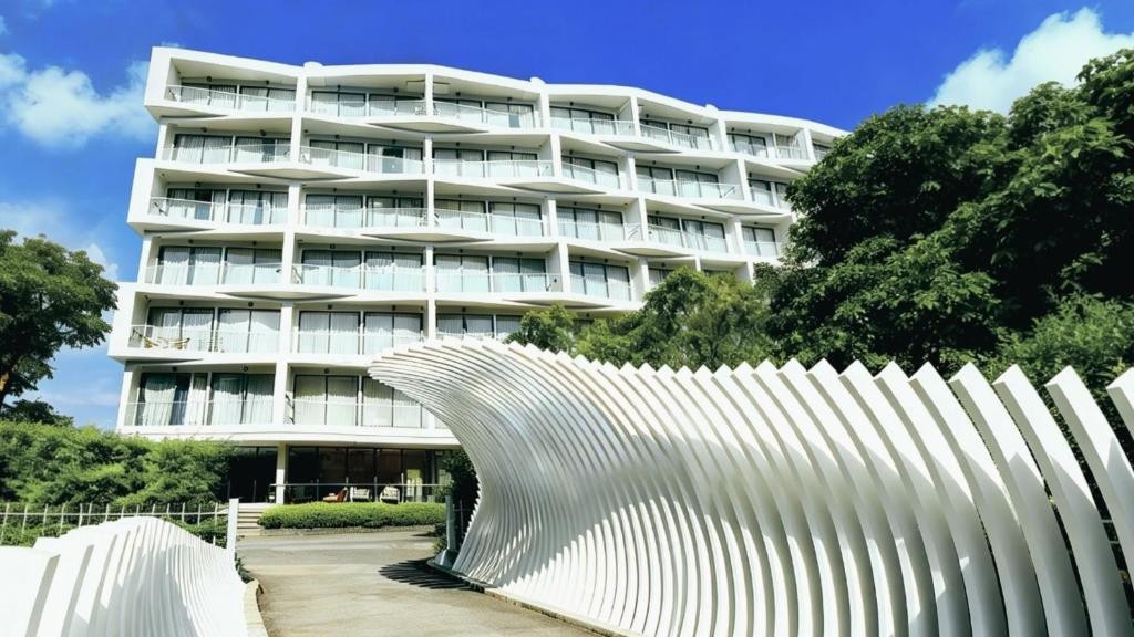 LAYA SUITES & RESIDENCES