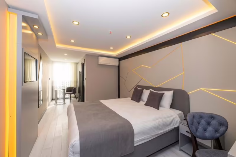 WHITE CORNER HOTEL 