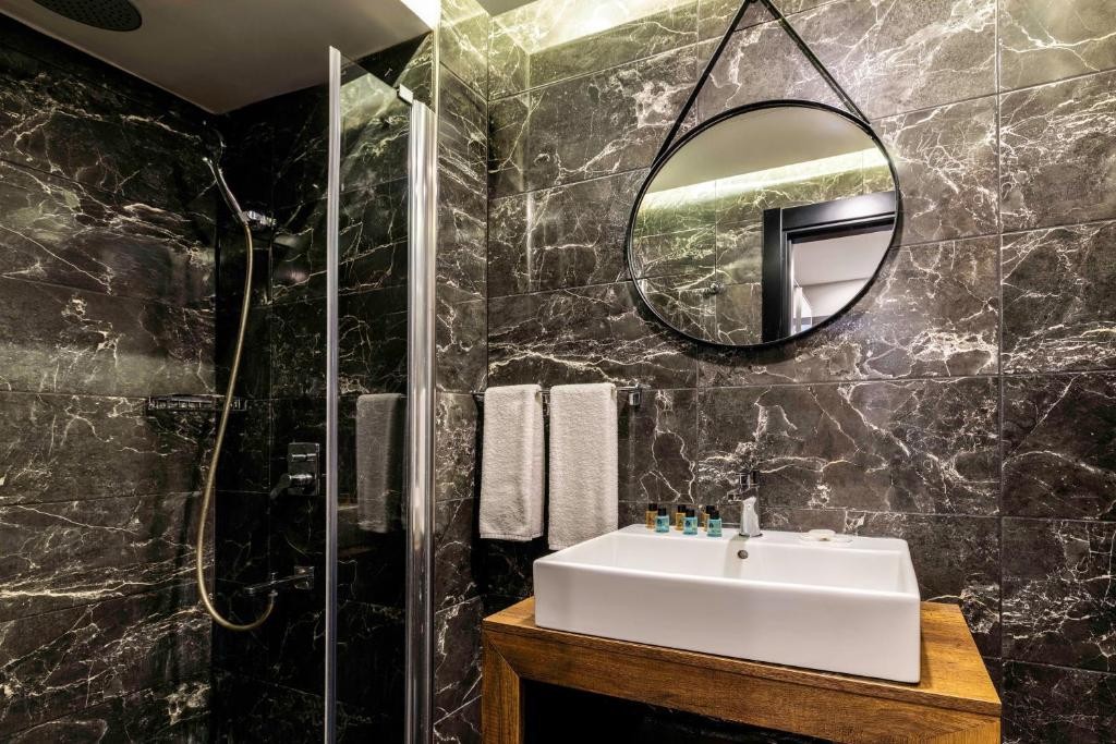 ZALEL HOTEL LALELI