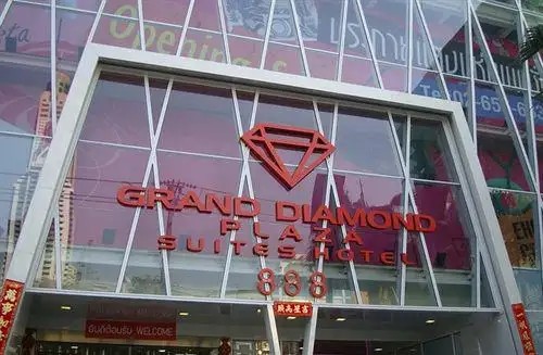GRAND DIAMOND SUITES