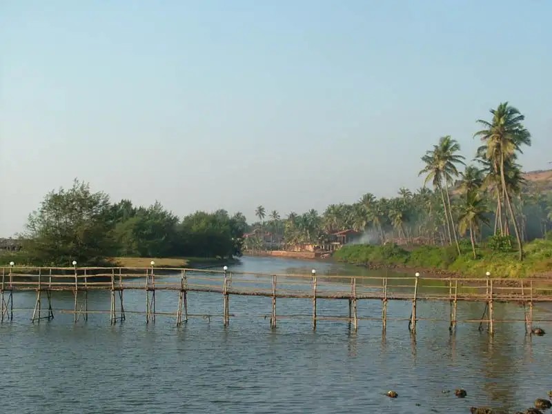 SUNSET RESORT