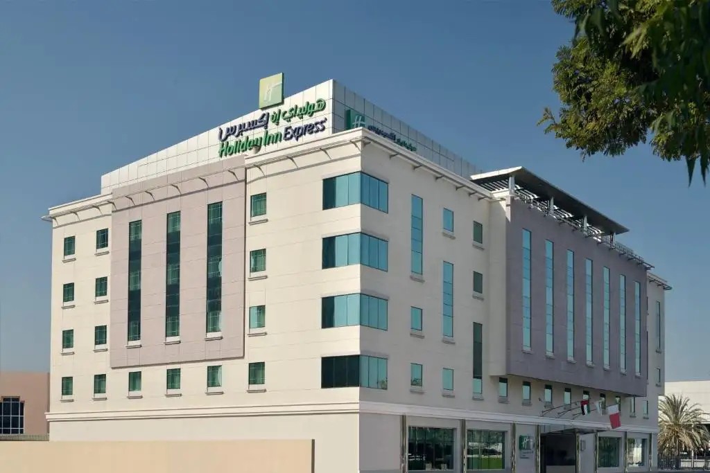 HOLIDAY INN EXPRESS SAFA PARK