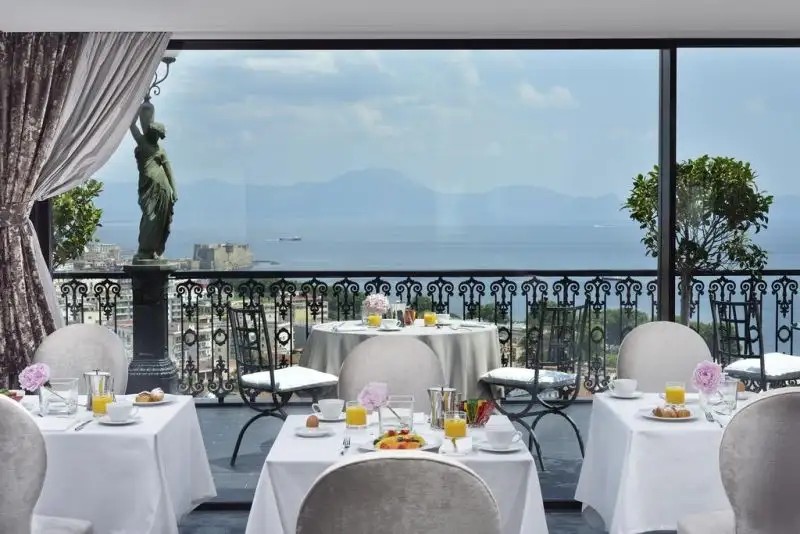 GRAND HOTEL PARKERS