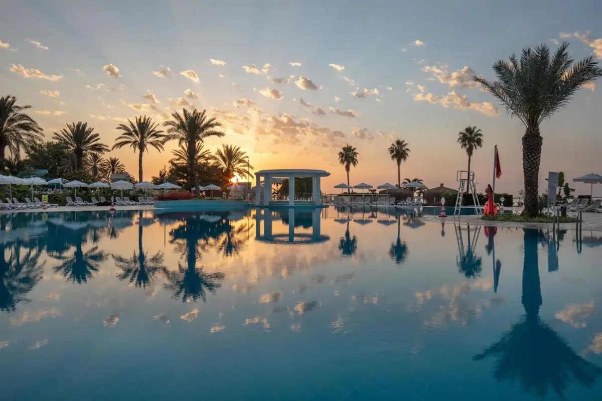 MIRAGE PARK RESORT (EX. MAJESTY MIRAGE PARK)