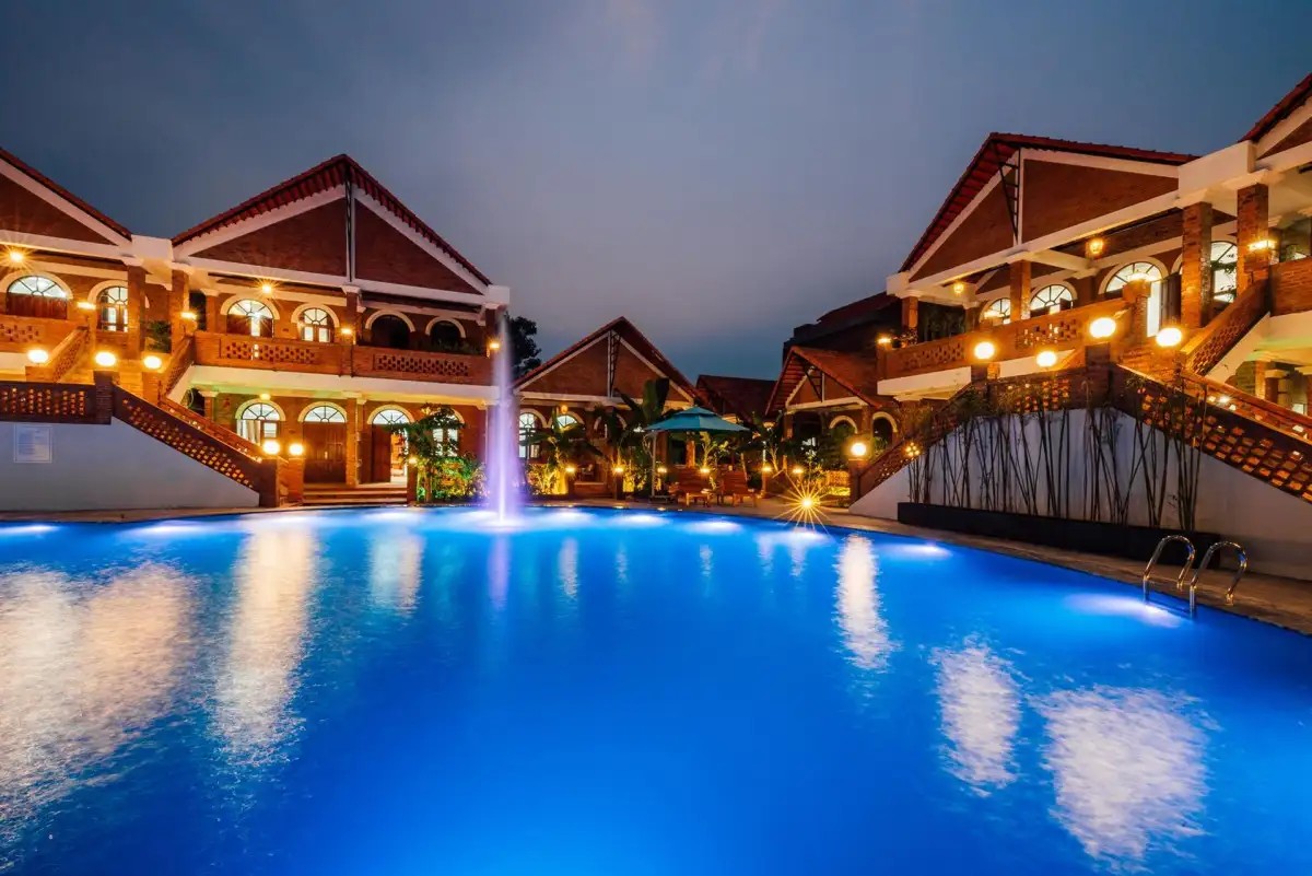 RED RESORT
