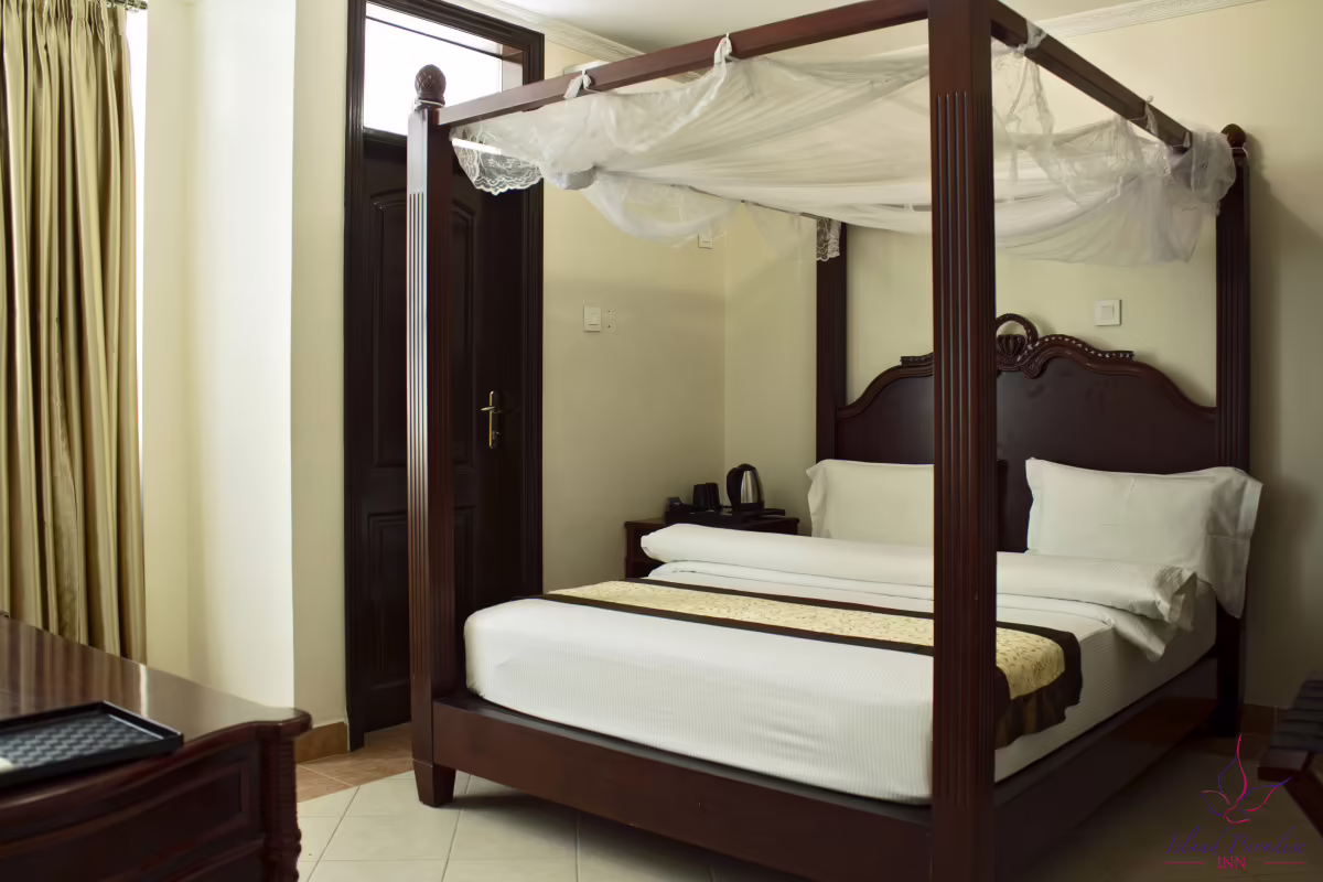 ISLAND PARADISE INN