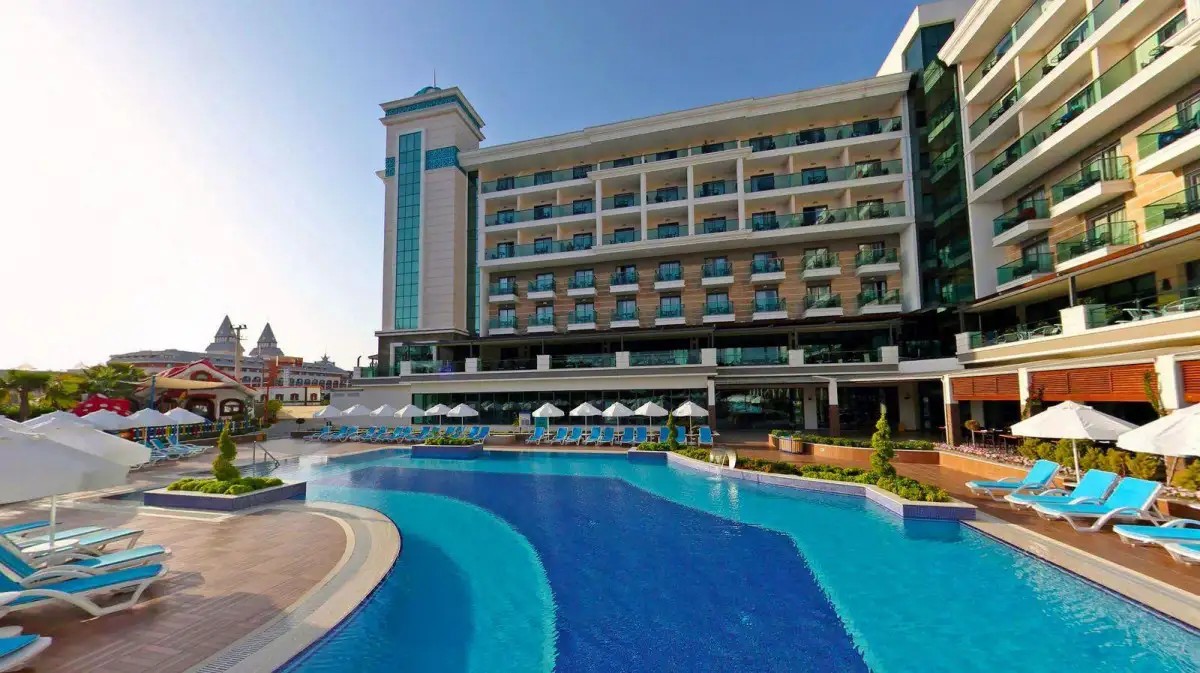 LUNA BLANCA RESORT & SPA