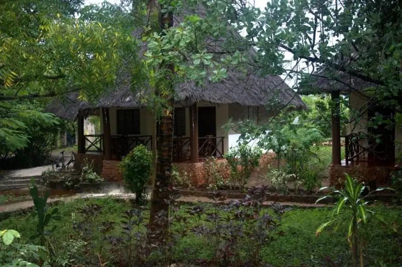BARAKA AQUARIUM BUNGALOWS