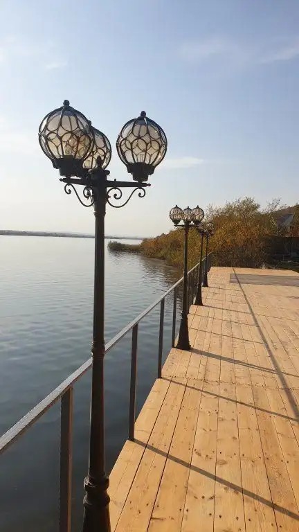 АЛЕКСАНДРОВСКИЙ ДВОР