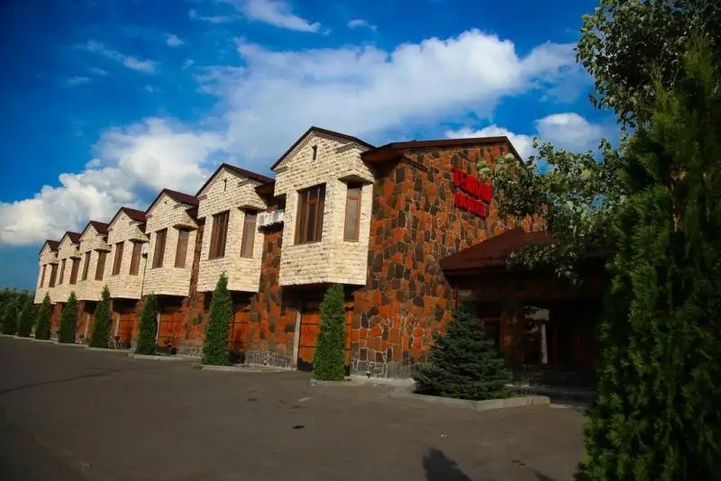 TSIRANI APARTHOTEL