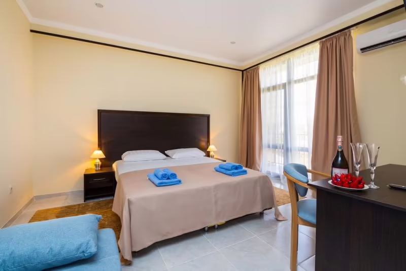 BE MY GUEST HOTEL (BMG HOTEL)