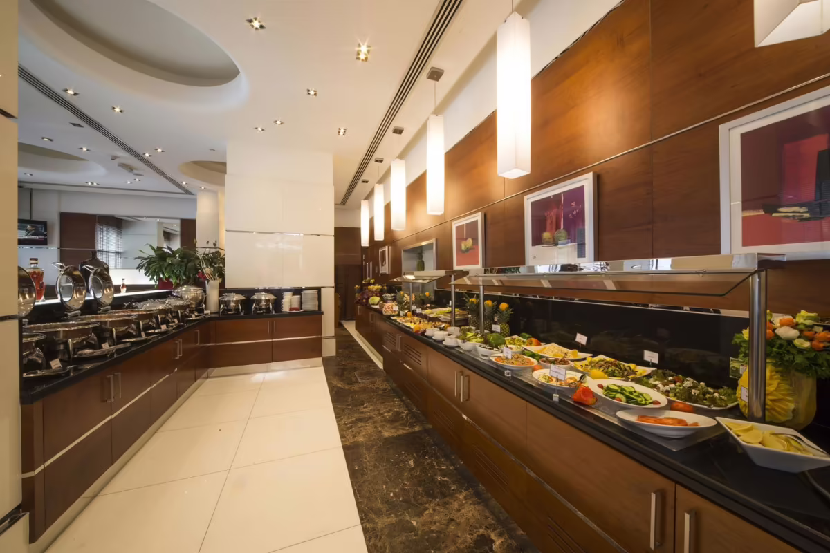 GOLDEN SANDS HOTEL & RESIDENCES