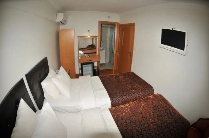 PALACE POINT HOTEL