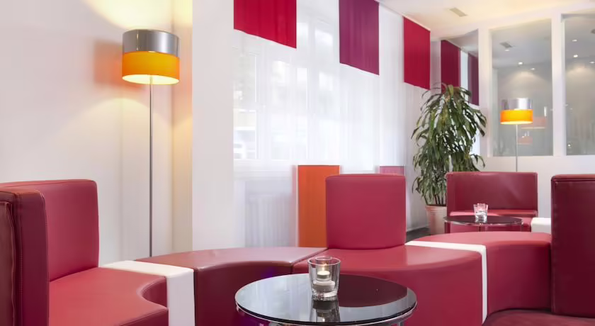 WYNDHAM GARDEN DUESSELDORF CITY CENTRE KOENIGSALLEE