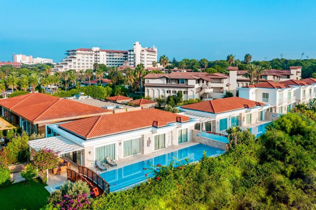 BELLIS DELUXE HOTEL