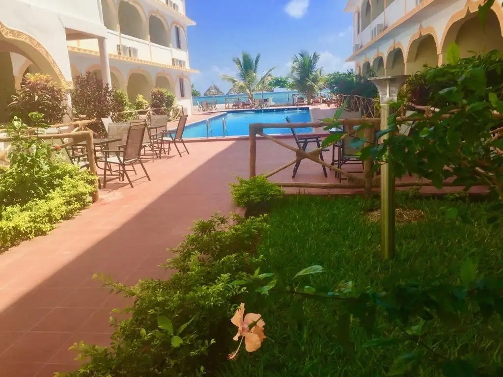 MANDHARI VILLA BEACH HOTEL