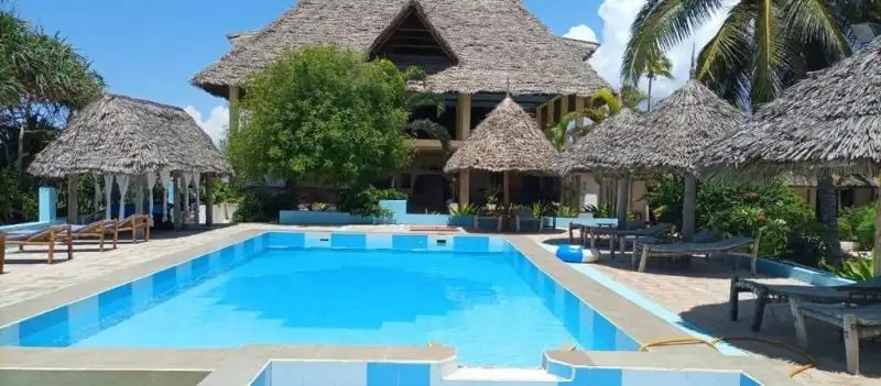 MAMBO BEACH VILLAS