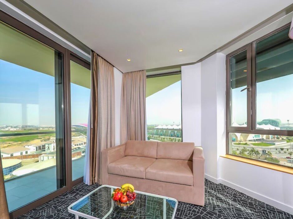 YAS PLAZA BAY BY IHG (EX. PARK INN BY RADISSON ABU DHABI YAS ISLAND)