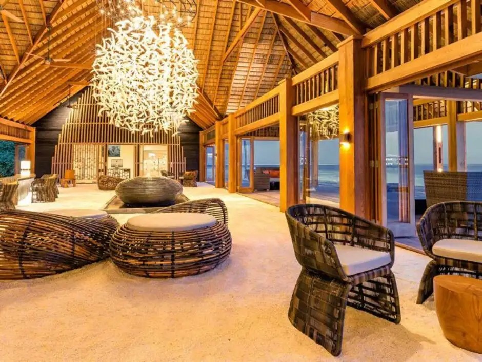 HURAWALHI ISLAND RESORT