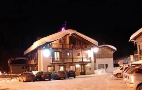 SCIATORI SESTRIERE