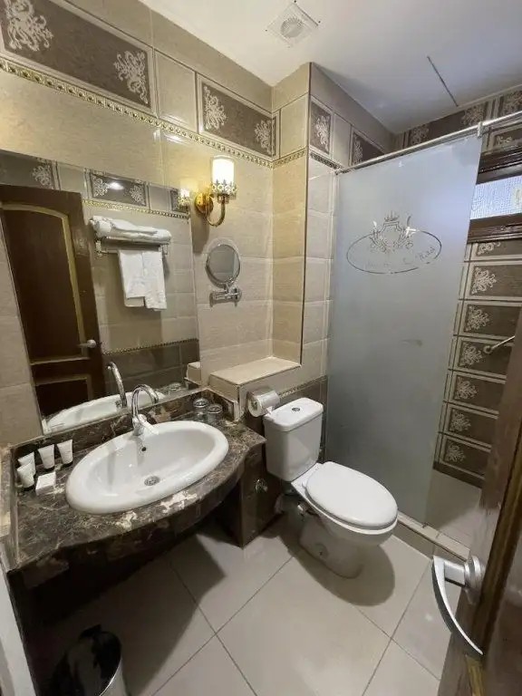 COSMOPOLITAN PLAZA INN (COSMOPOLITAN)