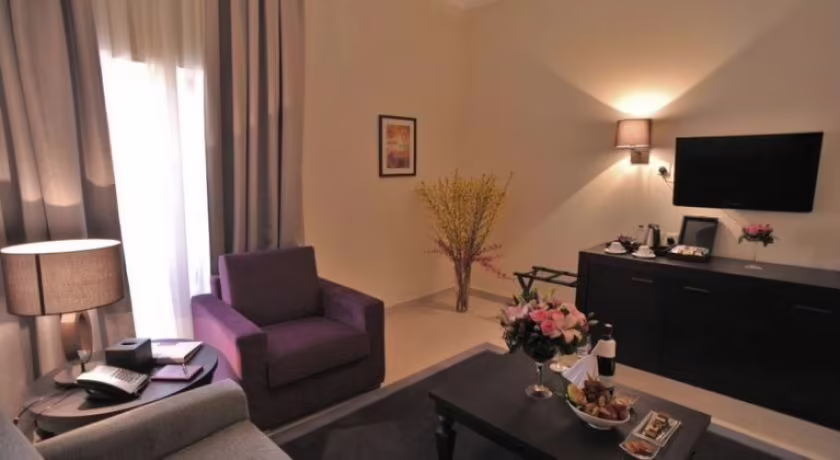 WARWICK IL PALAZZO HOTEL & SUITES