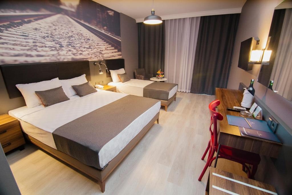 RAMIRA CITY (EX. KARAT) ADULTS ONLY 16+