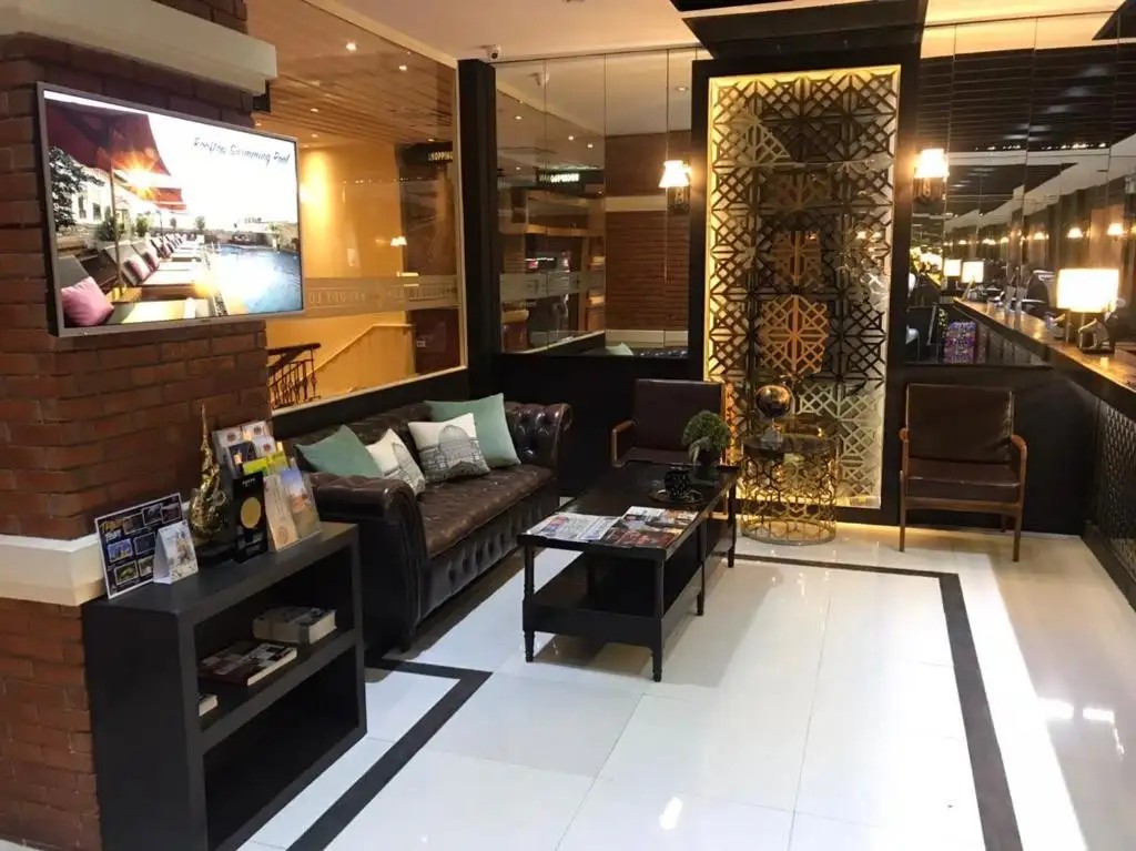 BUDDY LODGE BOUTIQUE