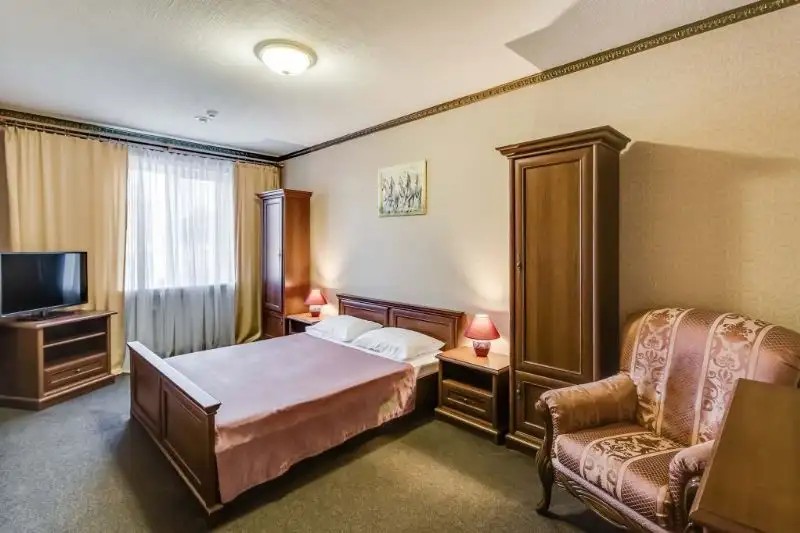 ПЛАТОВСКИЙ