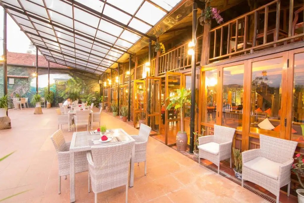 PHONG NHA LAKE HOUSE RESORT