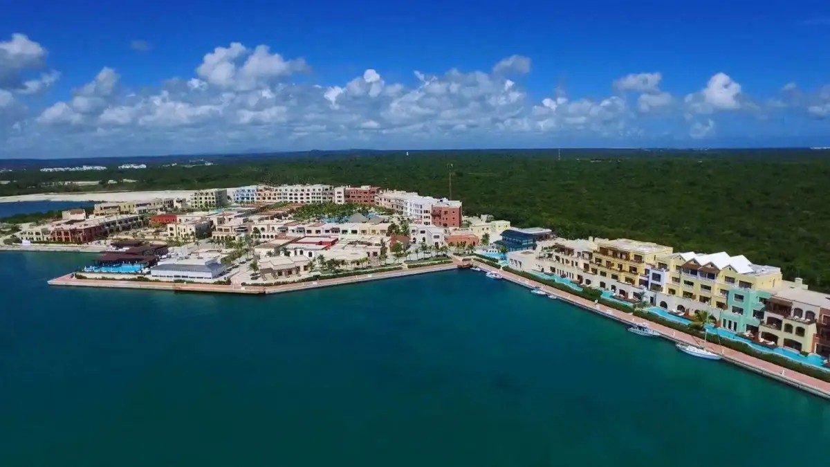 ANCORA CAP CANA MARINA RESORT AND VILLAS