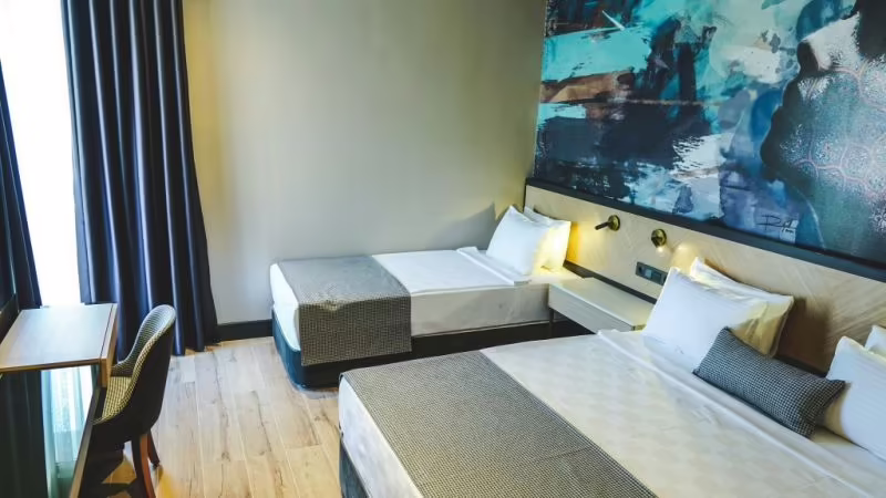 NI HOTEL LARA